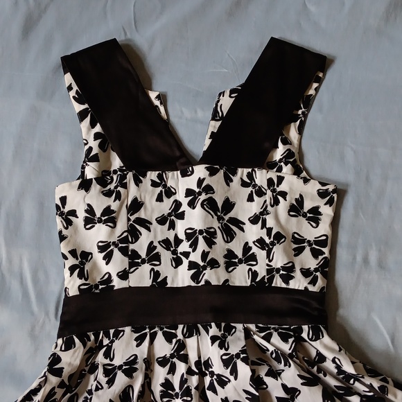 MacKenzie Mode size 0 white bow dress - Picture 2 of 2